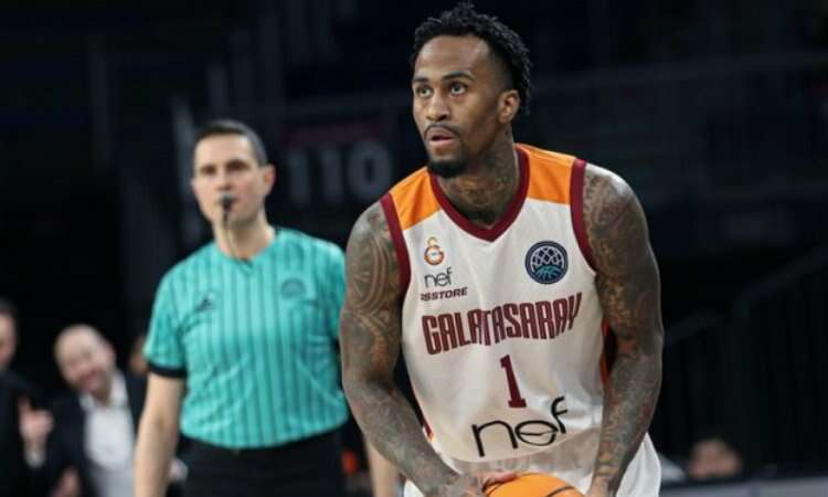Dee Bost, 10 ay sonra yeniden Galatasaray'da-2