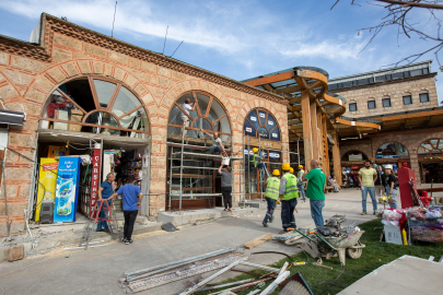 Bursa'da tarihi hanlarda restorasyon çalışmaları sürüyor