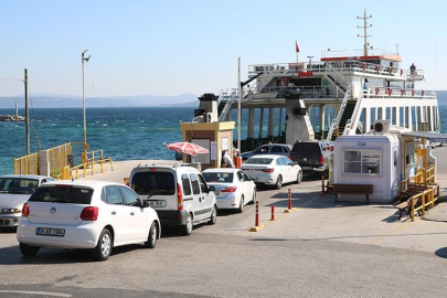 Lodos etkisini yitirdi, feribot seferleri tekrar başladı!