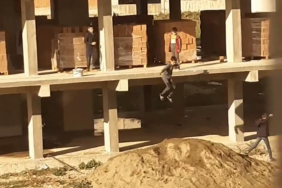 Bursa'da çocukların inşaatta tehlikeli oyunu