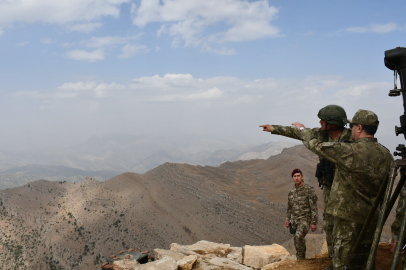 Kara Kuvvetleri Komutanından üs bölgesine ziyaret