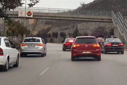 Trafiği tehlikeye sokan  konvoy!