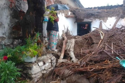 Yıkılan duvarın altında kaldı!