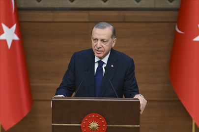 Cumhurbaşkanı Erdoğan açıkladı! Çalışan emeklilere de 5 bin lira