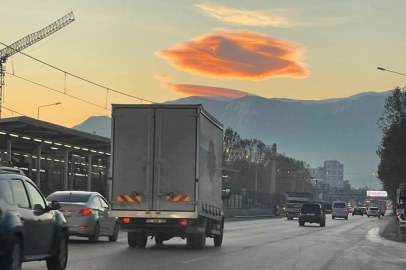 Bursa'da Uludağ semalarında mercek bulutu görüldü