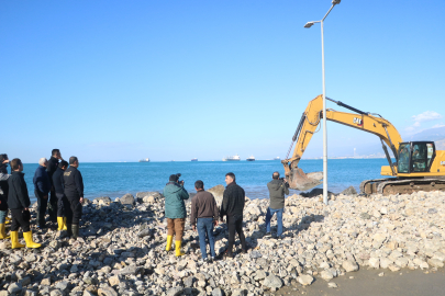 Hatay'da hasar büyük! Fırtınada caddeler göle döndü