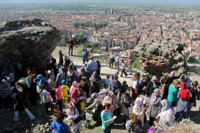 Adabı muaşeret nedir? Adabı muaşeret kuralları nelerdir?