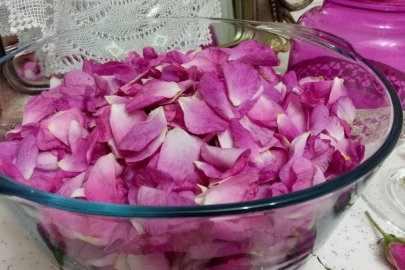 Evde Gül Reçeli Nasıl Yapılır? Püf noktaları!