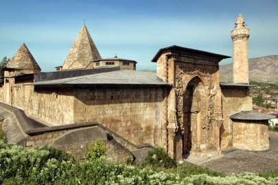 Dünya üzerinde eşi ve benzeri yok: Divriği Ulu Cami ve Darüşşifası