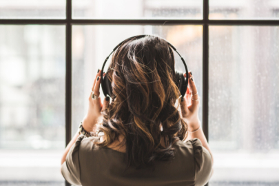 Yükses sesle müzik dinlemenin kulağa zararları nelerdir?