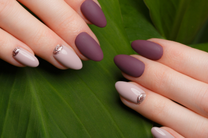 Takma tırnak tırnağa zarar verir mi?