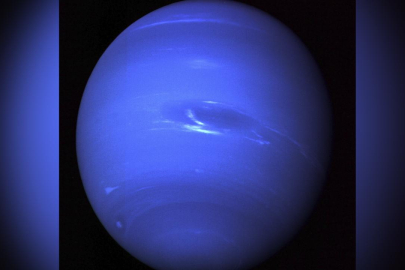 Neptün ve Uranüs hangi renk?