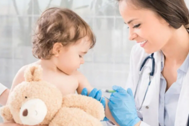 Bebeklerde Aşı Takvimi: Bebeklere Aşıları Ne Zaman Yapılır?