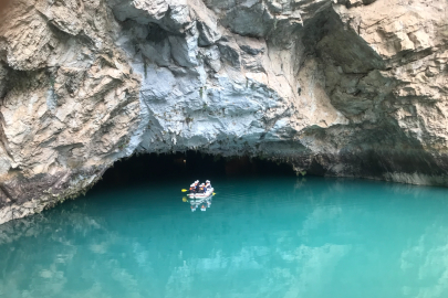 Türkiye’de içerisine botla girilebileceğiniz tek mağara!