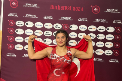 Milli güreşçi Nesrin Baş, Avrupa şampiyonu oldu