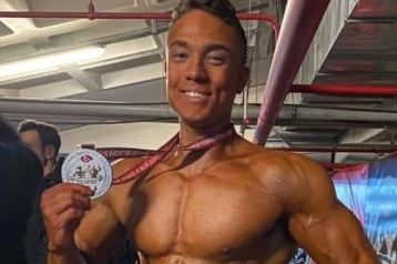 Burdur'un Gururu: Emre Kayacan, Türkiye Vücut Geliştirme Şampiyonasında ikincilik kürsüsüne çıktı