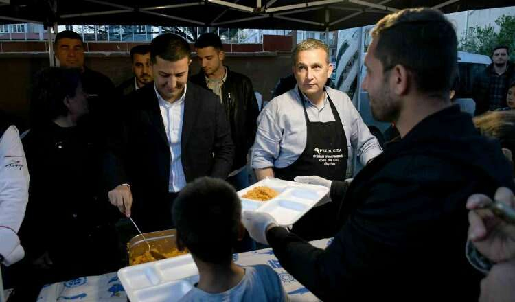 Kuşadası Belediyesi, Ramazan ayında 15 bin kişilik ücretsiz iftar yemeği dağıtacak -Bursa Hayat Gazetesi-2