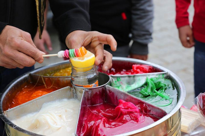 Bursa'nın meşhur sokak tatlısı: Macun Şekeri