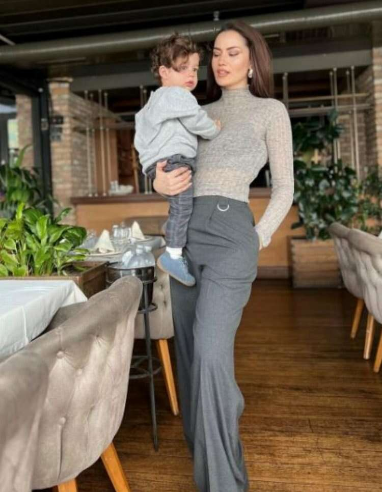 Fahriye Evcen'in sevimli paylaşımı: Kerem ile pozlar Instagram'ı salladı -Bursa Hayat Gazetesi-2
