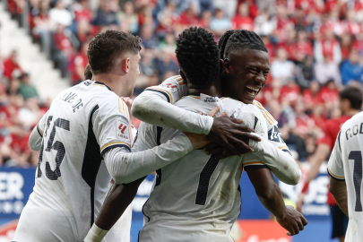 Arda Güler'in şutu direkten döndü!