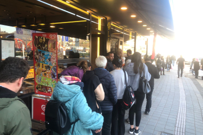 Fırınların önünde pide kuyruğu!