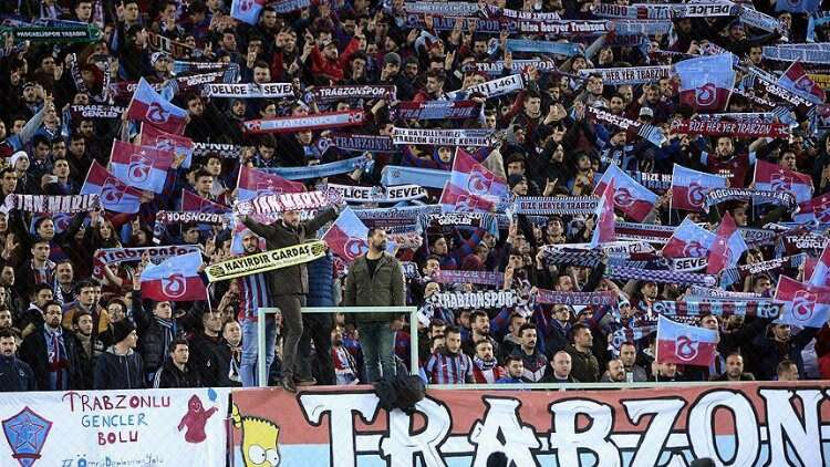 Trabzonspor taraftar kültürü: Karadeniz'in coşkusu sahaya yansıyor -Bursa Hayat Gazetesi -2