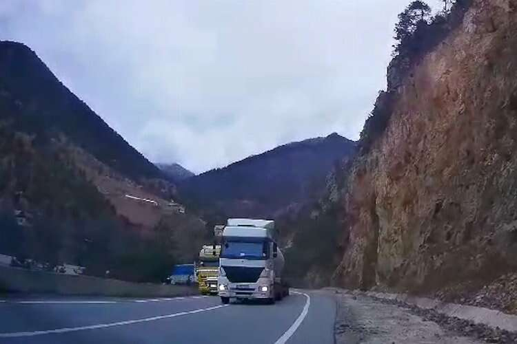 Gümüşhane-Kürtün yolunda facia teğet geçti!-Bursa Hayat Gazetesi-2