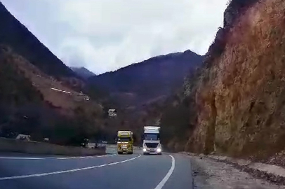 Gümüşhane-Kürtün yolunda facia teğet geçti!