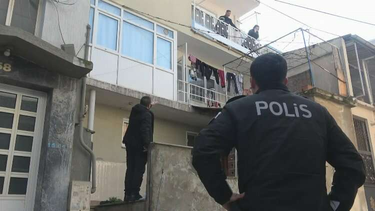 Bursa'da rehine krizi: Bıçaklı şahıs ablasını rehin aldı!-Bursa Hayat Gazetesi-2