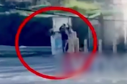 İsrail askeri, elleri havada olan yaşlı Filistinliyi infaz etti!