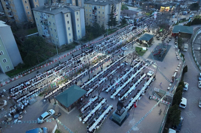 Bursa'da geleneksel sokak iftarı! 6 bin kişi katıldı