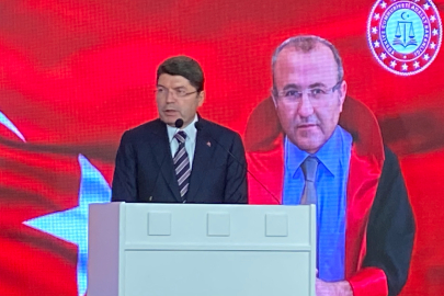 Bakan Tunç, şehit savcı Mehmet Selim Kirazı andı