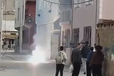 Bursa'da kopan elektrik kablosu mahallede panik yarattı!