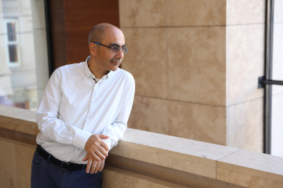 Geleneği sinemaya aktaran yönetmen: Derviş Zaim