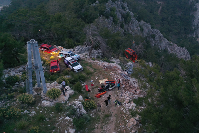 Tünektepe teleferik kabinlerinde mahsur kalanlar kurtarıldı