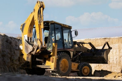 İş makineleri: Çeşitleri, kullanım alanları ve özellikleri