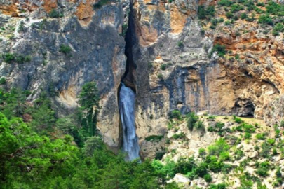 Etrafı çam ormanları ile çevrili muhteşem bir güzellik: Ilısu Şelalesi