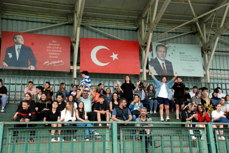 Bursa’nın kızları sahada estiriyor -Bursa Hayat Gazetesi -3