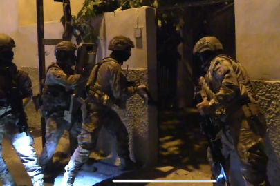 Silah kaçakçılarına çifte operasyonda 3 kişi yakalandı