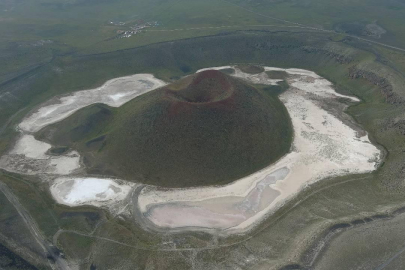 Dünyanın nazar boncuğu Meke Gölü kuruma tehdidi altında!