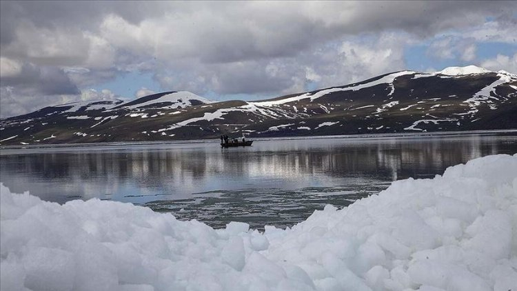 Volkanik krater gölü: Nazik Gölü -Bursa Hayat Gazetesi-2