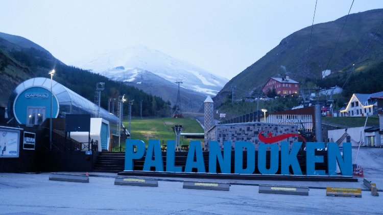 Kış geri döndü! Palandöken'in zirvesi beyaza büründü - Bursa Hayat Gazetesi-2