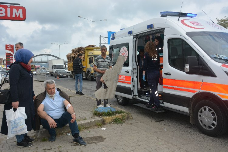 Ordu'da işçi servisi kaza yaptı: 10 yaralı-Bursa Hayat Gazetesi-4