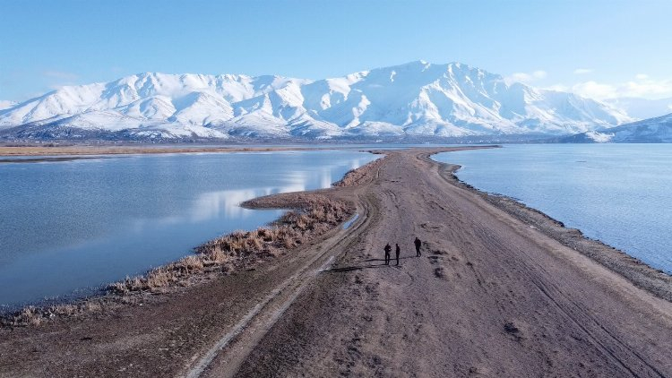 Dünyadaki en büyük sodalı göl: Van Gölü -Bursa Hayat Gazetesi-2