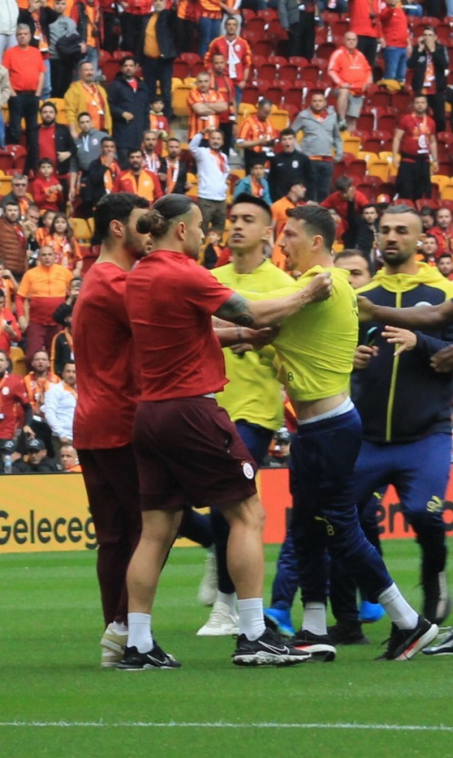 Galatasaray-Fenerbahçe derbisi öncesi gerginlik! Bursa Hayat Gazetesi -4