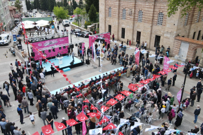 Bursa'yı 600 yıllık 'Erguvan Bayramı' heyecanı sardı