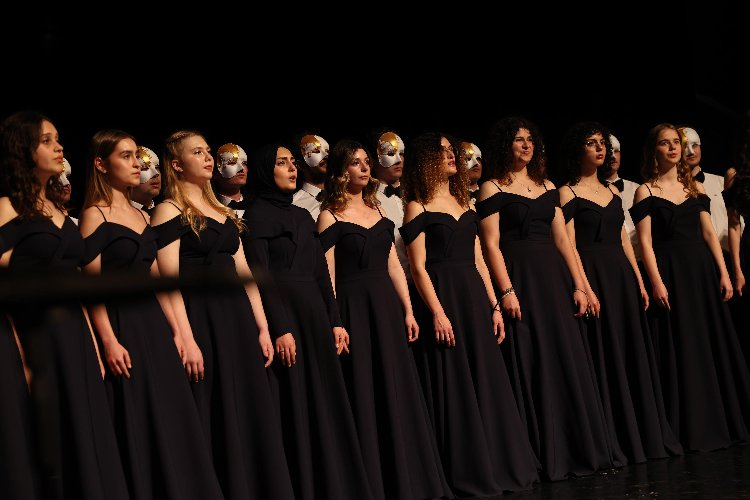 Nilüfer çocuk ve gençlik korosundan yıl sonu konseri - Bursa Hayat Gazetesi-3