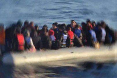 İzmir açıklarında çok sayıda düzensiz göçmen yakalandı ve kurtarıldı