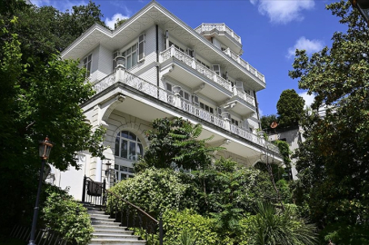 Koza-İpek Holding'e ait yalı satışa çıkıyor