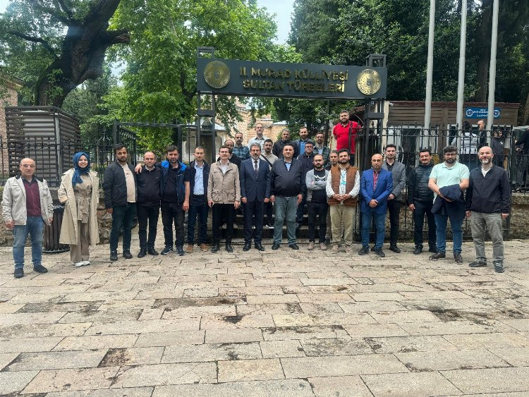 Bursa'da Muradiye Külliyesi'nin ziyaretçileri eksik olmuyor - Bursa Hayat Gazetesi-3